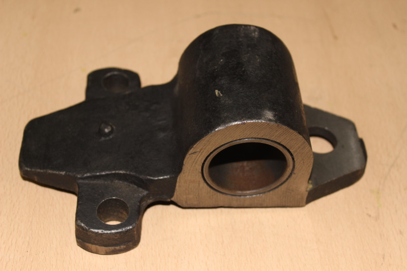 Ушко рессоры со втулкой (чугунная) 5320-2902020/Выведено