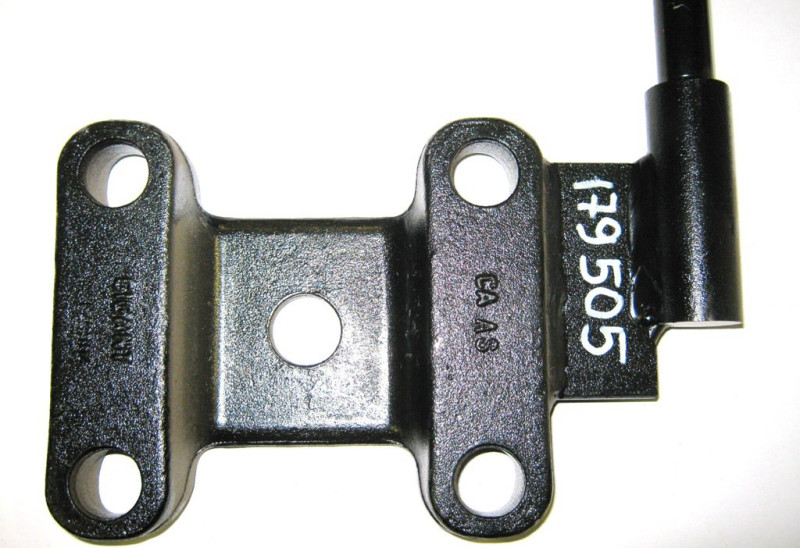 Кронштейн амортизатора пальцем 00179505 лев/прав Gigant