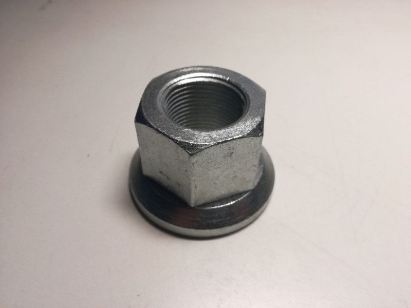 Гайка 93865-3104038