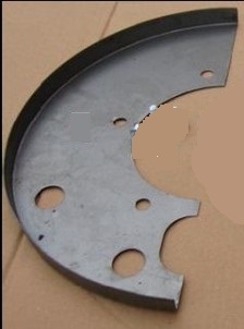 Щиток грязезащитный BMT 501576 L