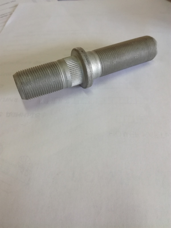 Шпилька М22 колеса L=119 GIGANT (9226010)