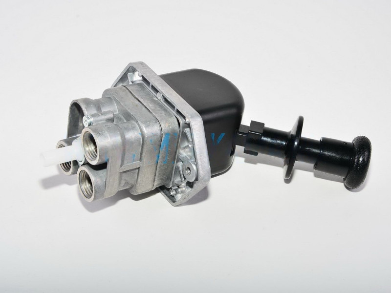 Кран (ручник) ЕВРО МАЗ, MAN, ВАЛДАЙ 3 отверстия WABCO 9617231110 Автомагнат