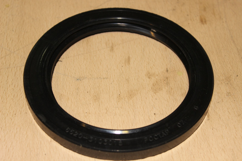 Манжета 105х138х12 передней ступицы КАМАЗ (6520-3103018) (Ростар)/Выведено