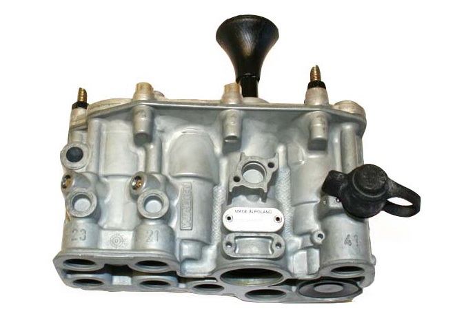 Клапан управления дополнительного моста (WABCO:463 084 000 0) / EBS 26.01.E000 @7648