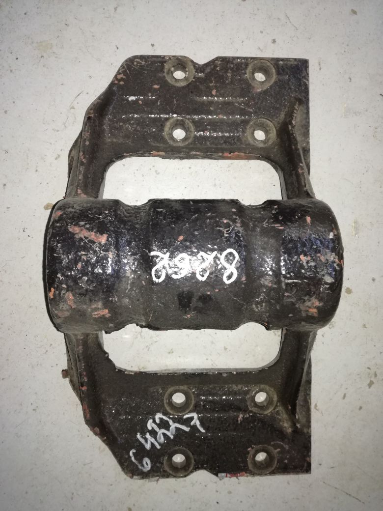 Кронштейн седельного устройства (лапа 8 отверстий, Н=150 мм.) МАЗ (64227-2702071)