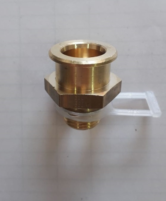 Штуцер топливный М18 6560-1104400