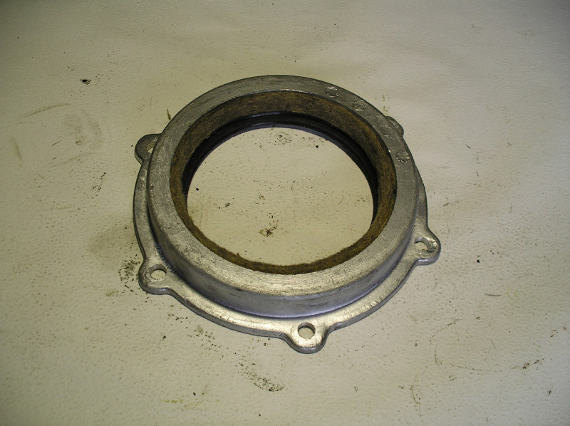 Корпус с манжетой 375-2918094/9990-3104039-11