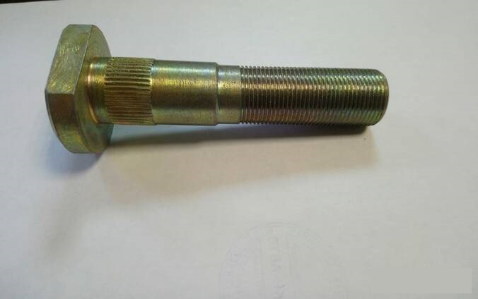 Болт М22x1,5x105 крепления колеса ЧМЗАП 83881-3104050 AMIRPART