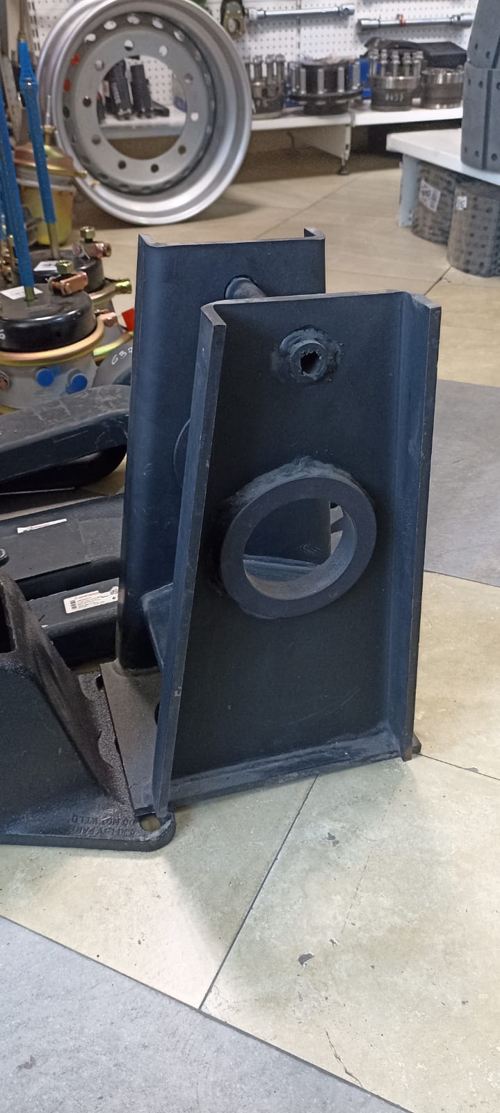 Кронштейн оси балансира 99858-2918058-20