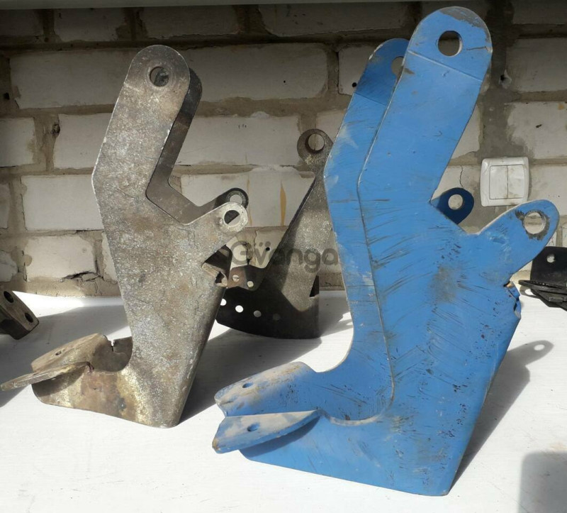 Кронштейн механизма подъемной оси 03.165.40.48.0 / Sampa 070.493 @86385