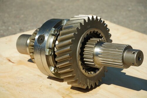 Дифференциал межосевой среднего моста 33 зуба