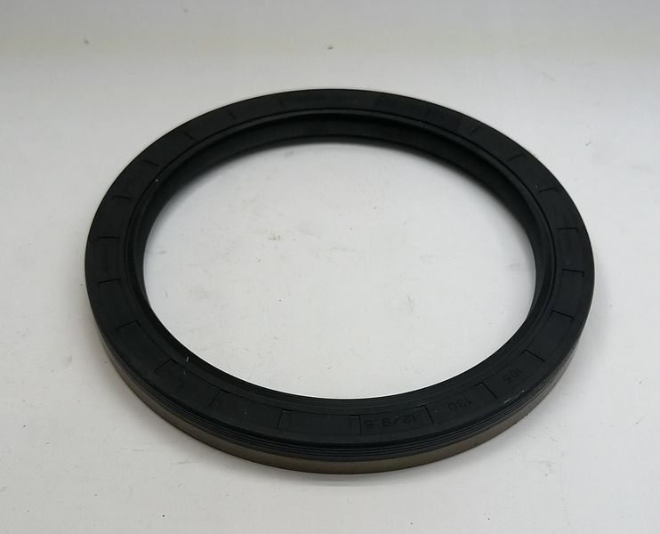 Сальник хвостовика КПП 105*130*12 WTB 81.96503.0236 / Stellox 81-01114-SX