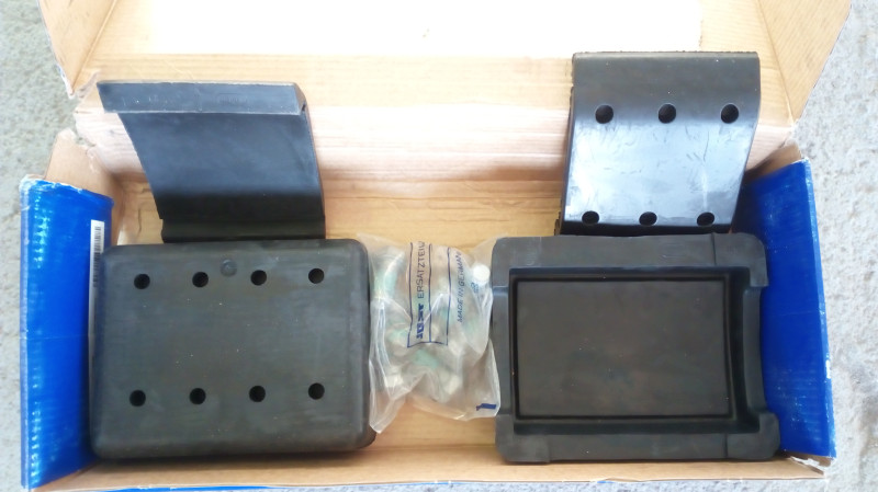 Р/к устройства седельно-сцепного JSK 38 (SK 2421-78) (подушки+болты)