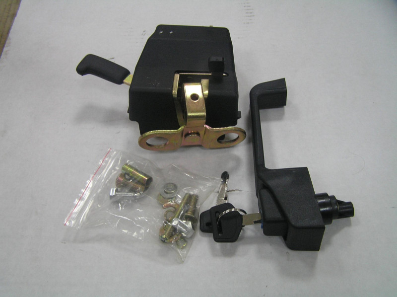 Устройство запорное (замок) двери левое МТЗ 80-6105010