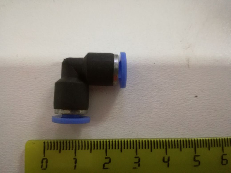 Фитинг угловой 4мм