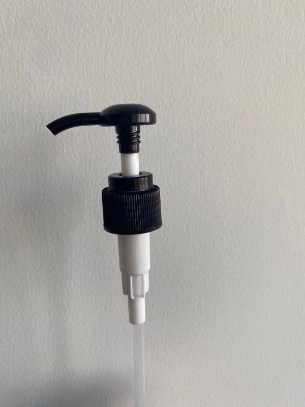 Пластмассовый насос-дозатор для флаконов 28/410 черный