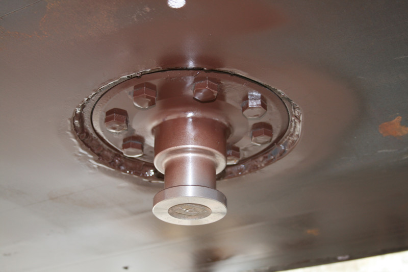 Плита опорная со шкворнем 84х1,10,5отв 9674