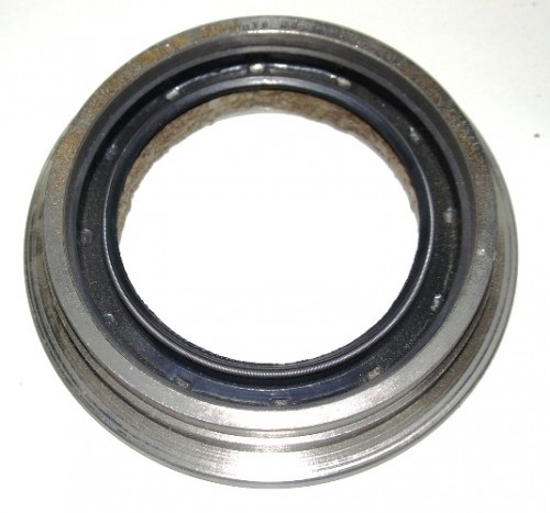 Сальник ступицы с обоймой 99858-3104036-10