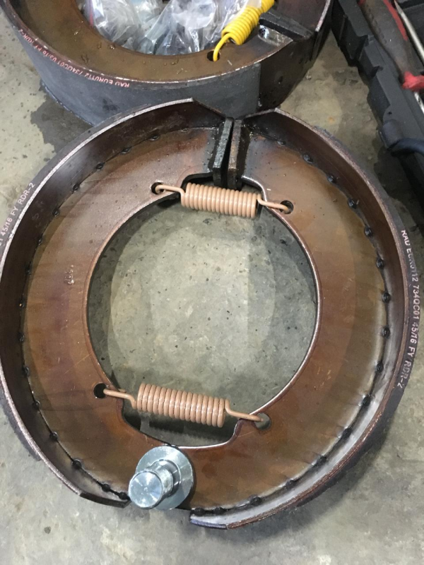 Колодка тормозная 8401.110.00 /ADR 9RE0066 350x90 Аналог