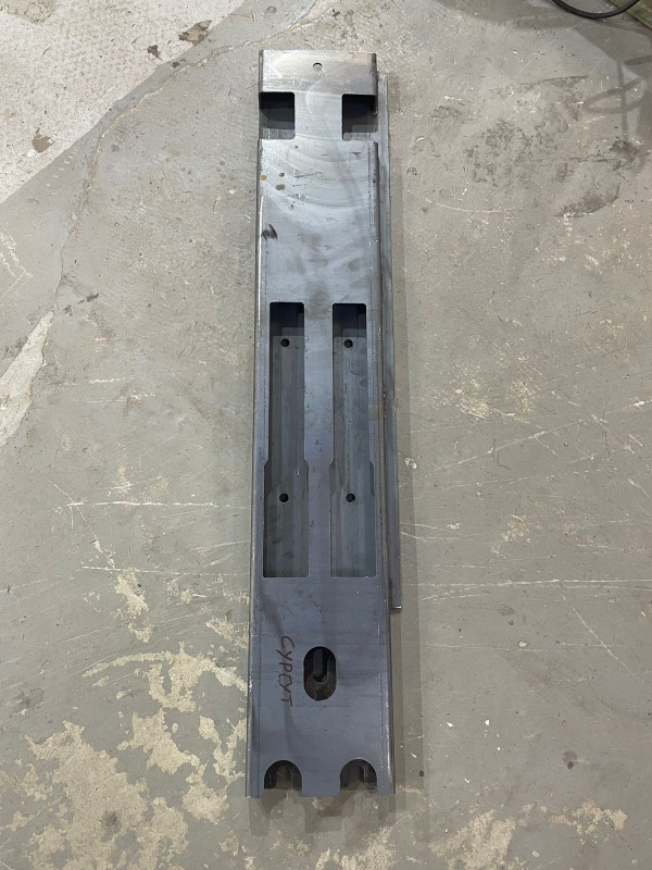 Стойка задняя правая 920 мм