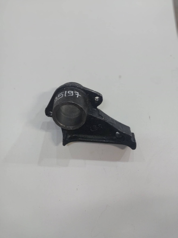 ОПОРА КУЛАЧКОВОГО ВАЛА (ПРАВАЯ) 12Т HJB12006-028J