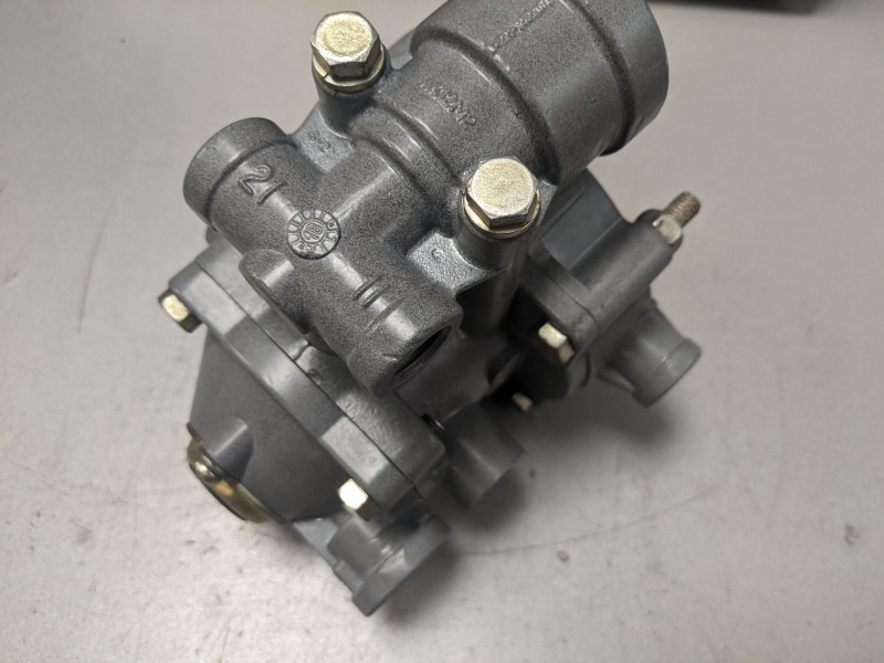 Клапан упр.тормоз.прицепа 2-х проводной с клап.обрыва 25-3522210