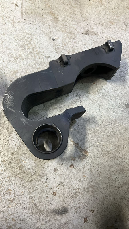 Кронштейн рессоры 4377А102