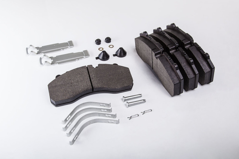 Комплект тормозных колодок WVA 29061, 248,0*109,0*30,0 (с установ к-том) Fomar Grand 55674081FG