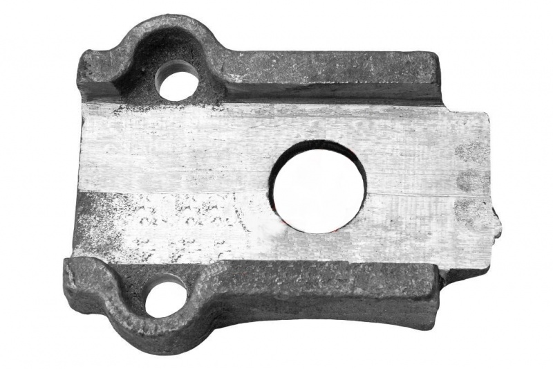 Накладка оси верхняя 9758-2912415-10