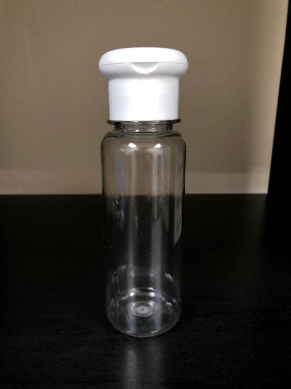 Бутылка с крышкой